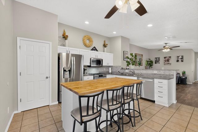 10716 Beaker Road SW, Albuquerque, NM 87121
