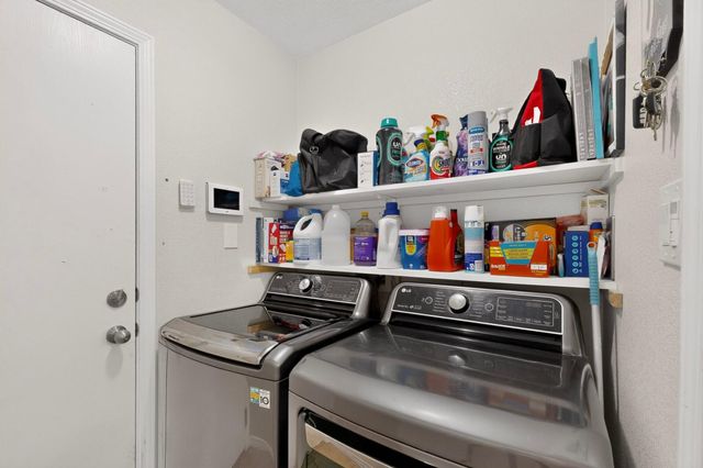 10716 Beaker Road SW, Albuquerque, NM 87121