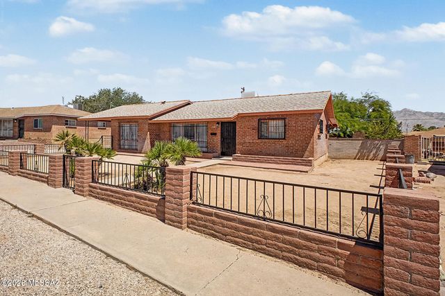 6619 E Scarlett Street, Tucson, AZ 85710