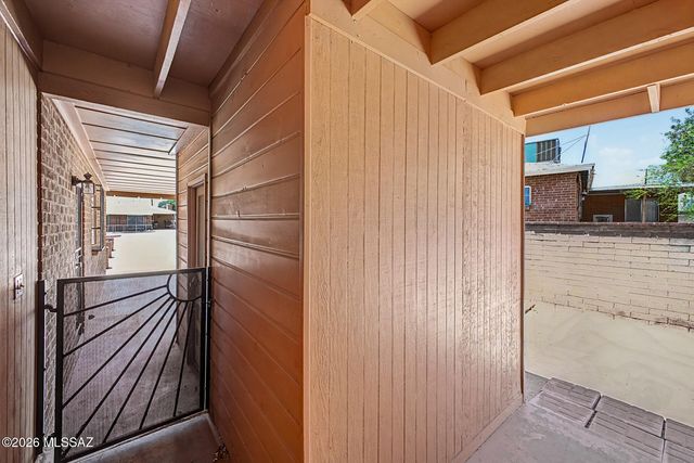 6619 E Scarlett Street, Tucson, AZ 85710