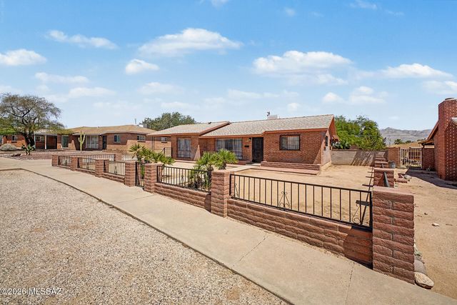 6619 E Scarlett Street, Tucson, AZ 85710