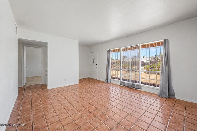 6619 E Scarlett Street, Tucson, AZ 85710