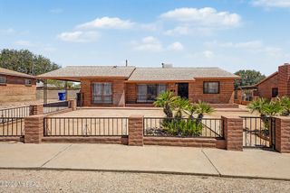 6619 E Scarlett Street, Tucson, AZ 85710