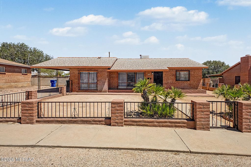 6619 E Scarlett Street, Tucson, AZ 85710