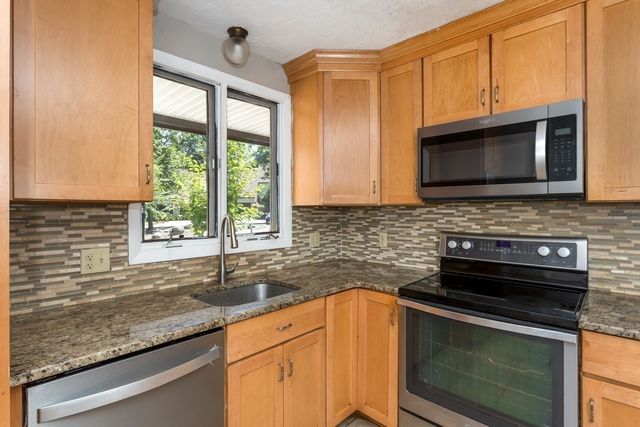 13 Emerson Way 13, Franklin, MA 02038