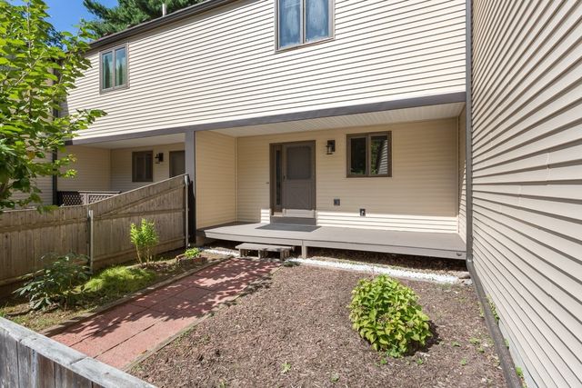 13 Emerson Way 13, Franklin, MA 02038