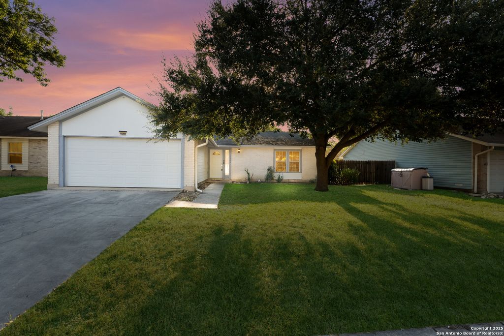 10208 Flatland Trail, Converse, TX 78109