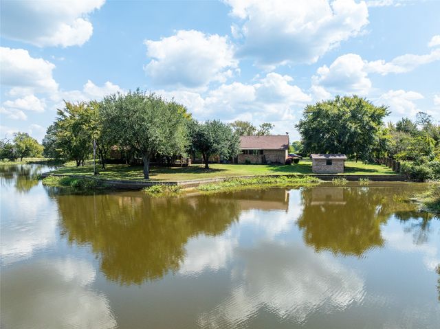 1895 County Road 3601, Edgewood, TX 75117