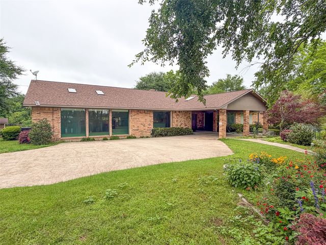 1895 County Road 3601, Edgewood, TX 75117