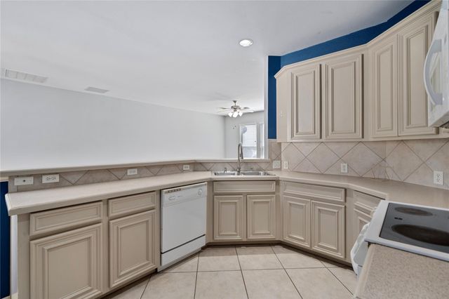 7022 Plum Creek Trail Lane, Houston, TX 77087