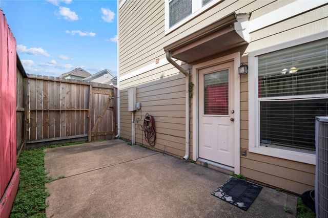 7022 Plum Creek Trail Lane, Houston, TX 77087