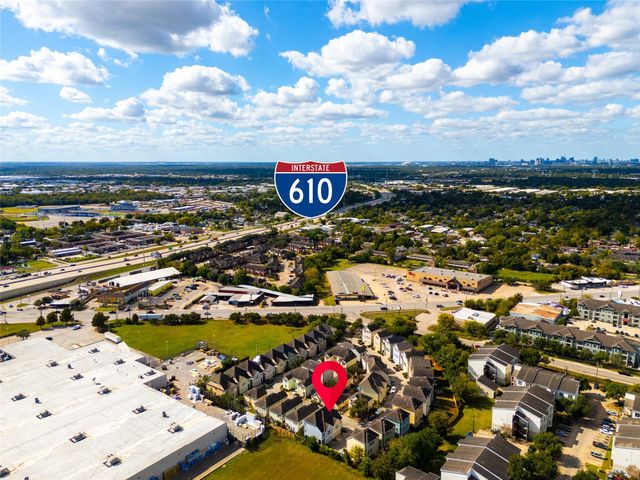 7022 Plum Creek Trail Lane, Houston, TX 77087