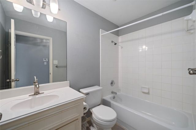 7022 Plum Creek Trail Lane, Houston, TX 77087