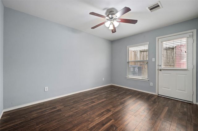 7022 Plum Creek Trail Lane, Houston, TX 77087