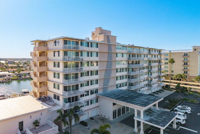 223 ISLAND WAY 2D, Clearwater Beach, FL 33767