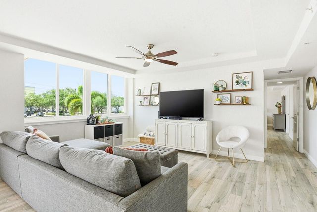223 ISLAND WAY 2D, Clearwater Beach, FL 33767