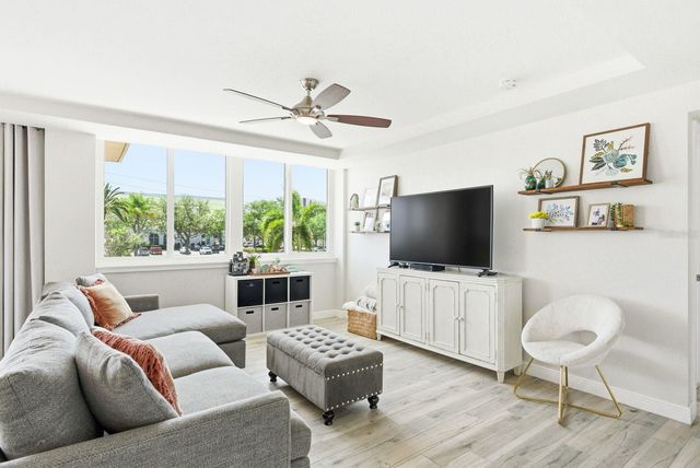223 ISLAND WAY 2D, Clearwater Beach, FL 33767
