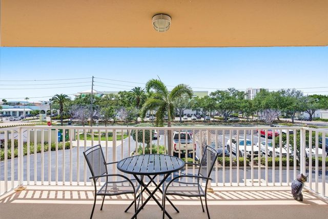 223 ISLAND WAY 2D, Clearwater Beach, FL 33767