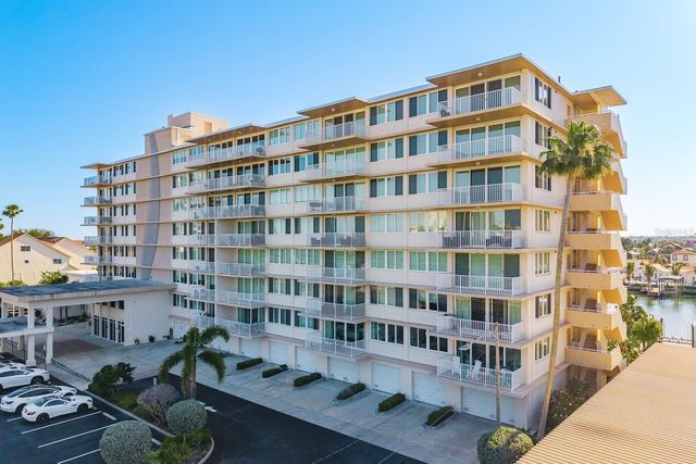 223 ISLAND WAY 2D, Clearwater Beach, FL 33767