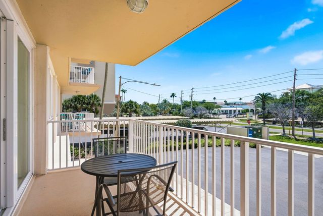 223 ISLAND WAY 2D, Clearwater Beach, FL 33767