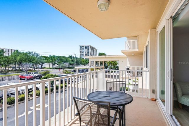 223 ISLAND WAY 2D, Clearwater Beach, FL 33767