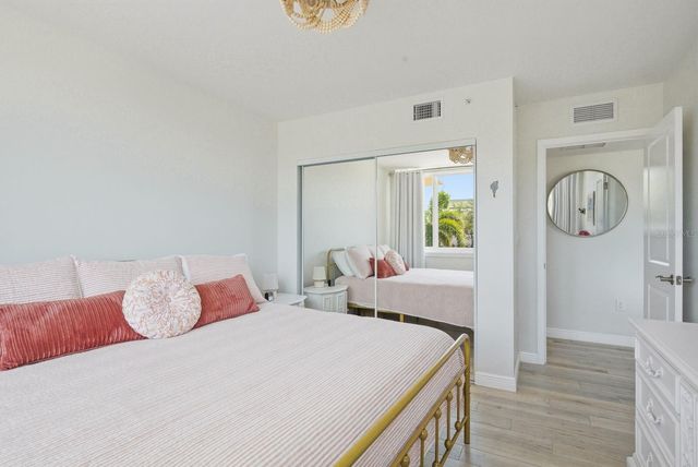 223 ISLAND WAY 2D, Clearwater Beach, FL 33767