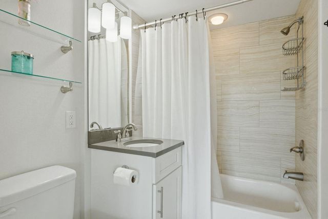 223 ISLAND WAY 2D, Clearwater Beach, FL 33767