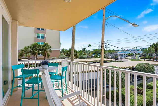 223 ISLAND WAY 2D, Clearwater Beach, FL 33767