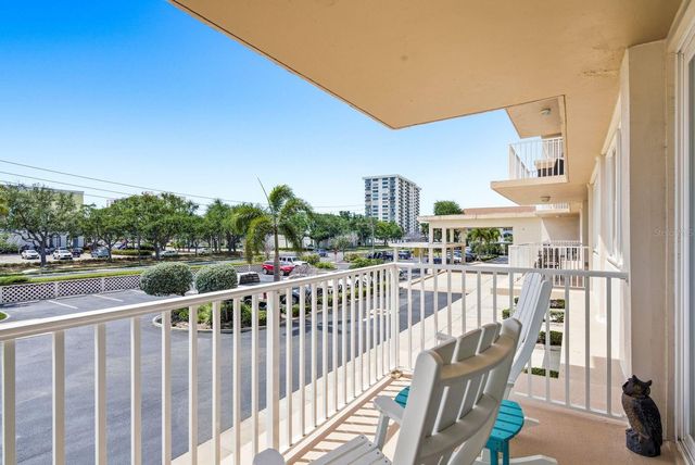 223 ISLAND WAY 2D, Clearwater Beach, FL 33767