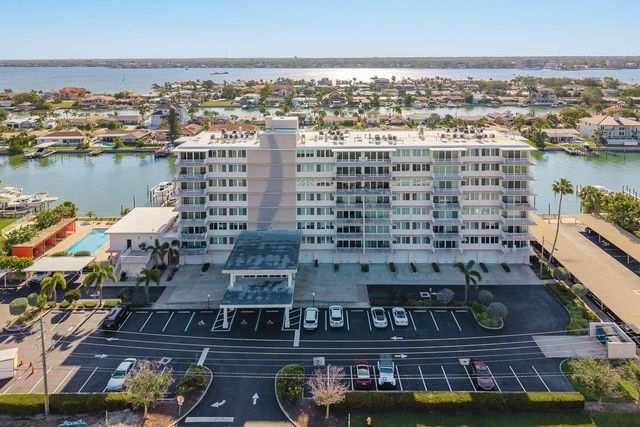 223 ISLAND WAY 2D, Clearwater Beach, FL 33767
