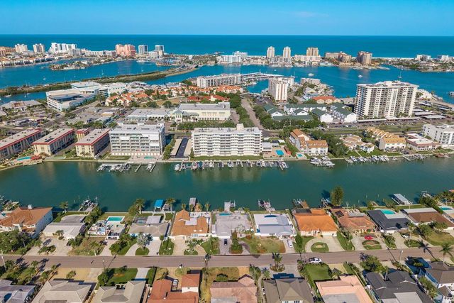 223 ISLAND WAY 2D, Clearwater Beach, FL 33767