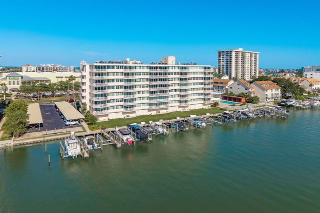 223 ISLAND WAY 2D, Clearwater Beach, FL 33767