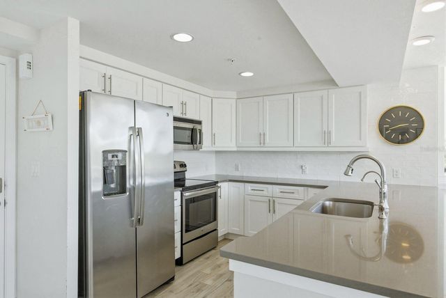 223 ISLAND WAY 2D, Clearwater Beach, FL 33767