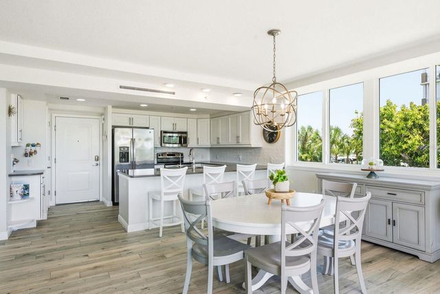 223 ISLAND WAY 2D, Clearwater Beach, FL 33767