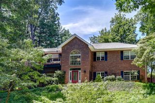 209 Camellia Way, Hendersonville, NC 28739