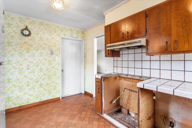 4105 Branson Dr, San Mateo, CA 94403