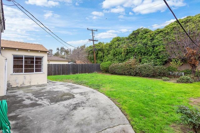 4105 Branson Dr, San Mateo, CA 94403