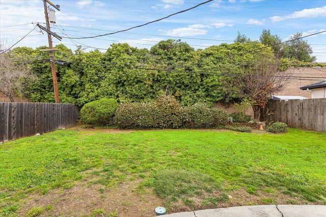 4105 Branson Dr, San Mateo, CA 94403