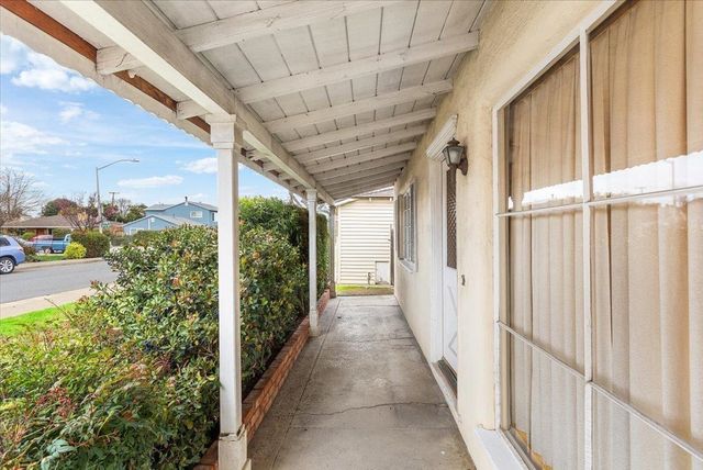 4105 Branson Dr, San Mateo, CA 94403