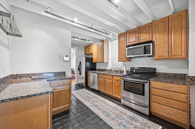 39 Clark Place, Columbus, OH 43201