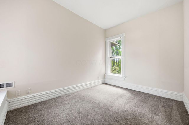 39 Clark Place, Columbus, OH 43201