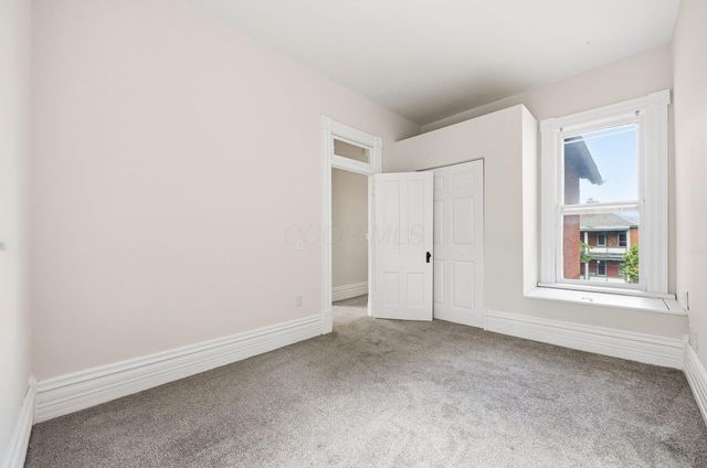 39 Clark Place, Columbus, OH 43201