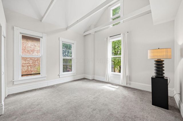 39 Clark Place, Columbus, OH 43201