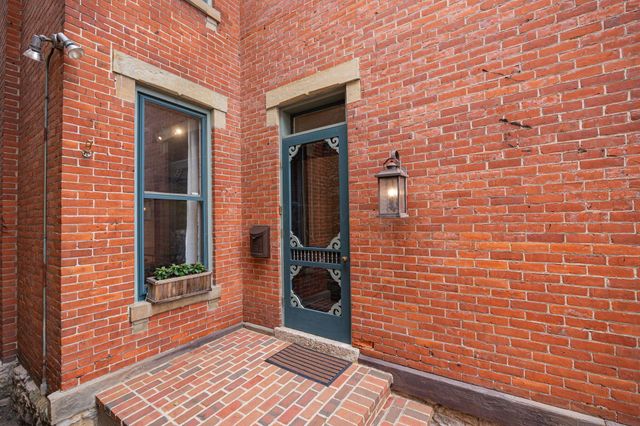39 Clark Place, Columbus, OH 43201