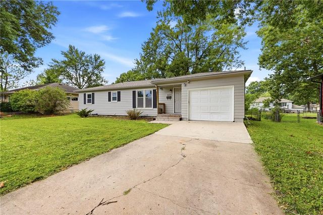 604 S Hickory Street, Gardner, KS 66030