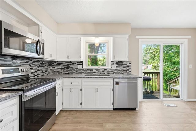 604 S Hickory Street, Gardner, KS 66030