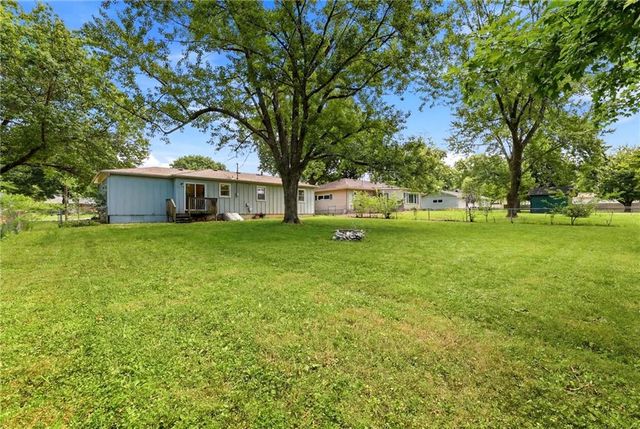 604 S Hickory Street, Gardner, KS 66030