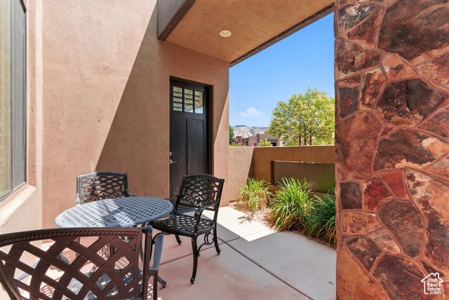 5279 N NORTHGATE PEAKS DR, St. George, UT 84770