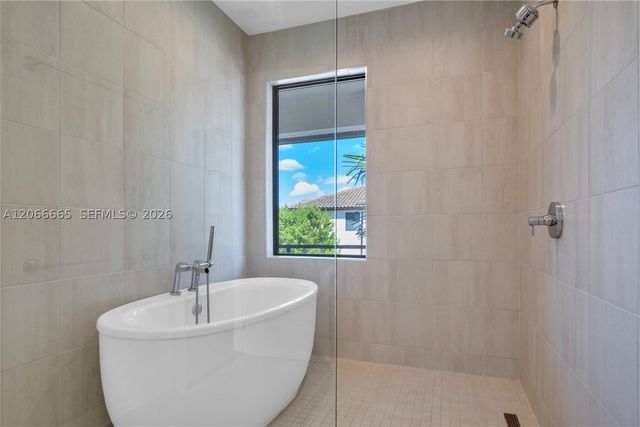 8217 NW 46th St, Doral, FL 33166