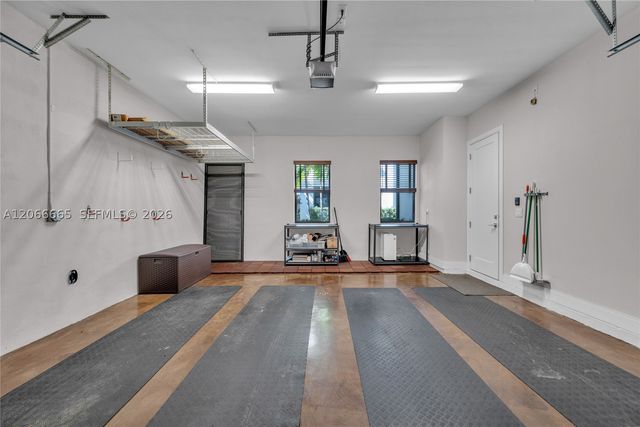 8217 NW 46th St, Doral, FL 33166